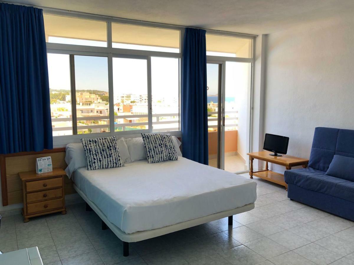 Aparthotel Flats Friends Tropicana San Antonio  Bagian luar foto